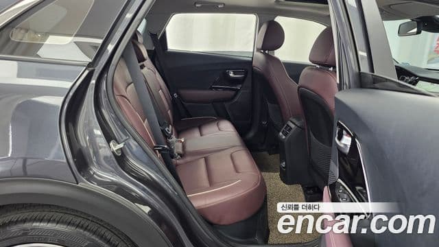 Kia Niro 2019 — ფოტო 12/20