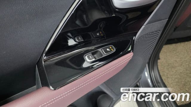 Kia Niro 2019 — ფოტო 19/20
