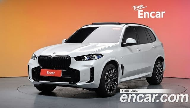 BMW X5 2025 — Фото 1/20