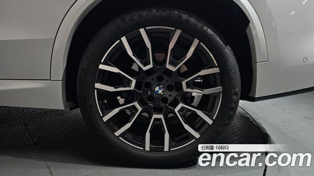 BMW X5 2025 — Photo 11/36