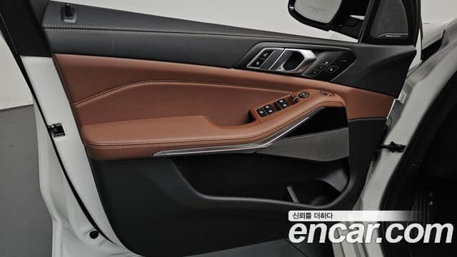 BMW X5 2025 — Photo 18/36