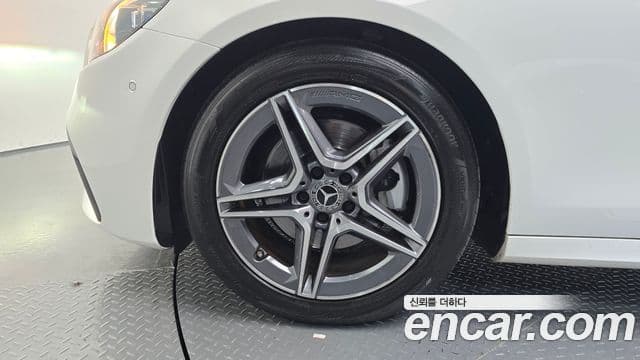 Mercedes-Benz E-Class 2023 — ფოტო 5/20