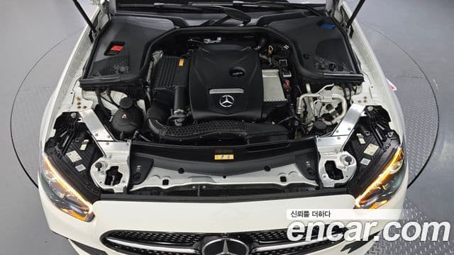 Mercedes-Benz E-Class 2023 — ფოტო 6/20