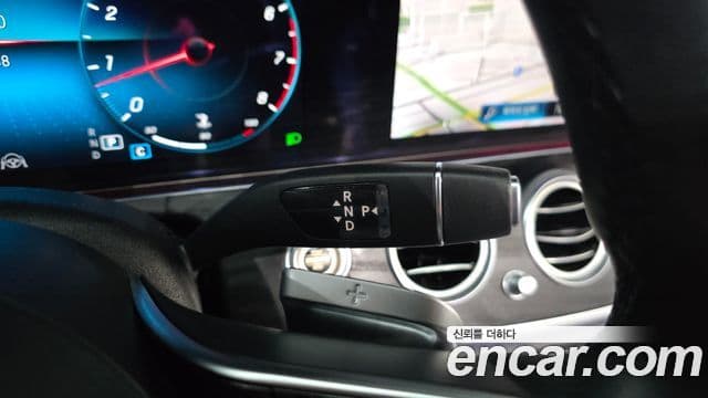 Mercedes-Benz E-Class 2023 — ფოტო 9/20