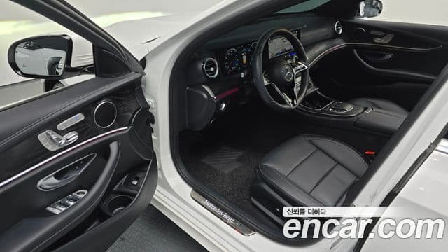 Mercedes-Benz E-Class 2023 — ფოტო 10/20
