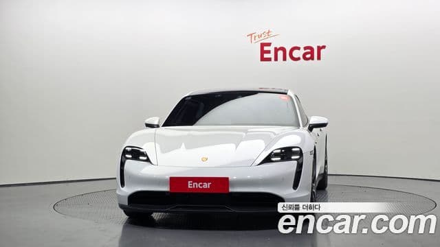 Porsche Taycan 2022 — ფოტო 10/20