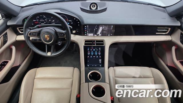 Porsche Taycan 2022 — ფოტო 15/20
