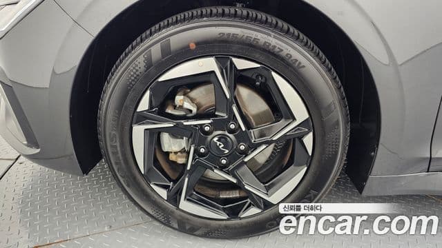 Kia K5 2025 — ფოტო 5/20