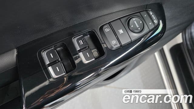 Kia Sportage The Bold 2021 — ფოტო 12/20