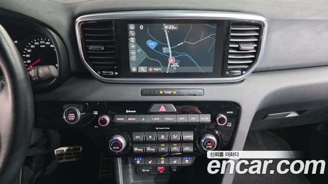 Kia Sportage The Bold 2021 — ფოტო 15/20