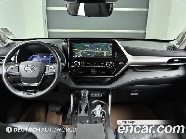 Toyota Highlander 2023 — ფოტო 10/20