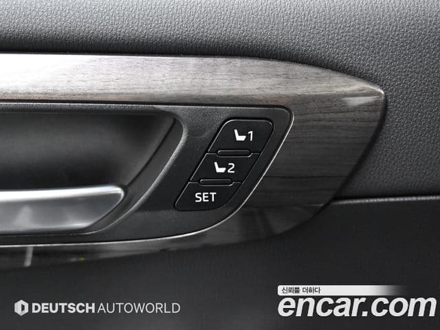 Toyota Highlander 2023 — ფოტო 16/20
