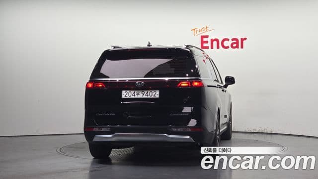 Kia Carnival 2021 — Фото 4/20