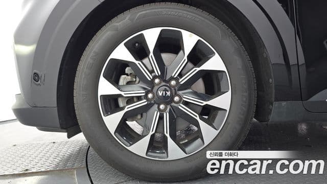 Kia Carnival 2021 — Фото 5/20