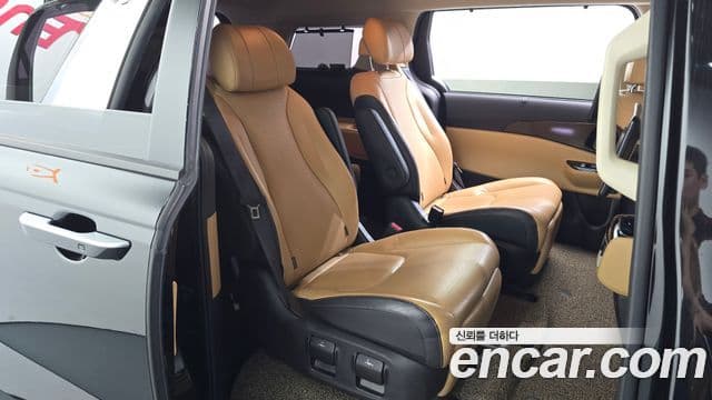 Kia Carnival 2021 — Фото 13/20