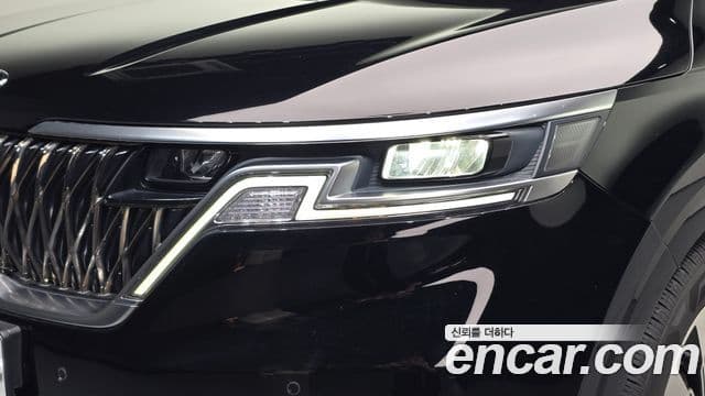 Kia Carnival 2021 — Photo 6/37