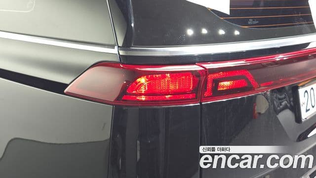 Kia Carnival 2021 — Photo 8/37