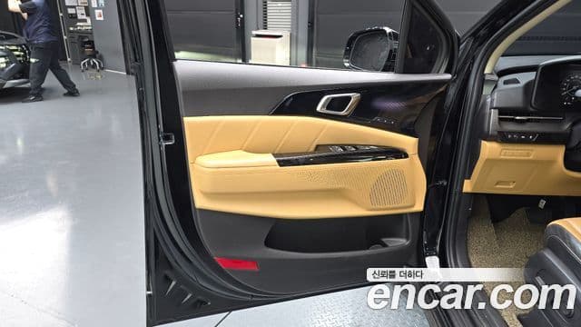 Kia Carnival 2021 — Photo 19/37