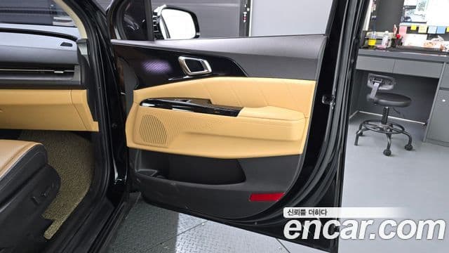 Kia Carnival 2021 — Photo 37/37