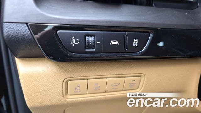 Kia Carnival 2021 — Photo 23/37