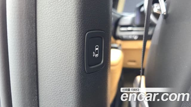 Kia Carnival 2021 — Photo 15/37