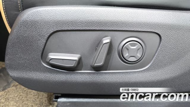 Kia Carnival 2021 — Photo 34/37