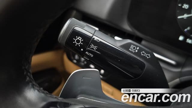 Kia Carnival 2021 — Photo 28/37