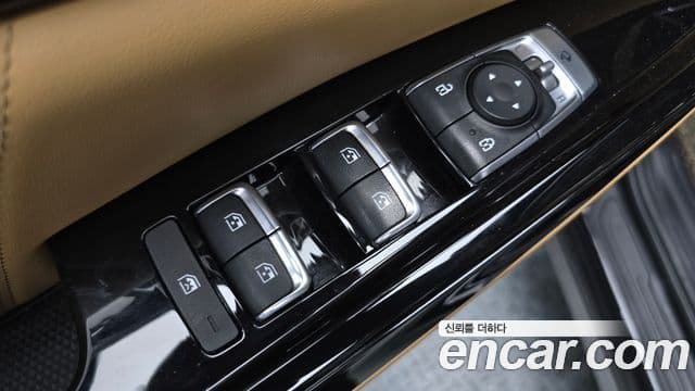 Kia Carnival 2021 — Photo 33/37