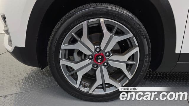 Kia Seltos 2019 — ფოტო 5/20