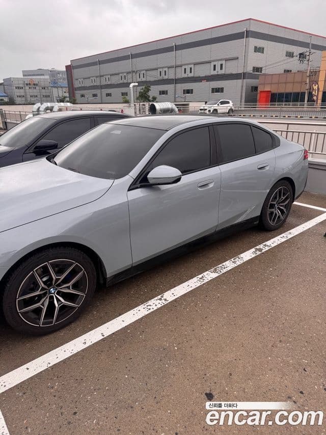 BMW 5 Series 2026 — Şəkil 1/6