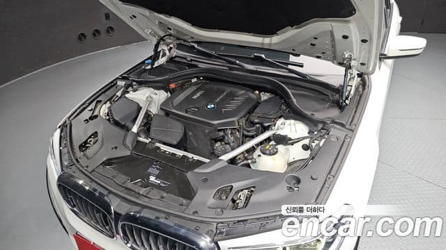 BMW 5 Series 2018 — Şəkil 6/20