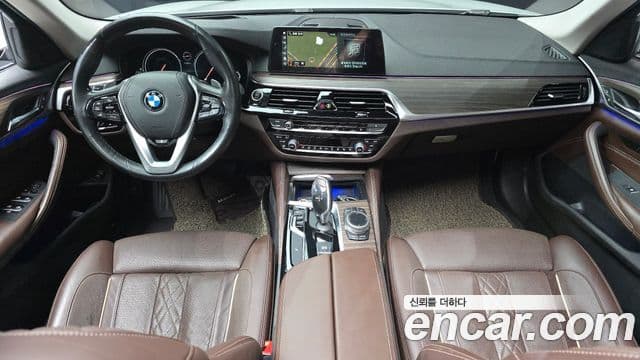 BMW 5 Series 2018 — Şəkil 7/20
