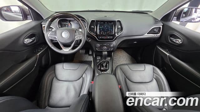 Jeep Cherokee 2020 — Photo 20/36