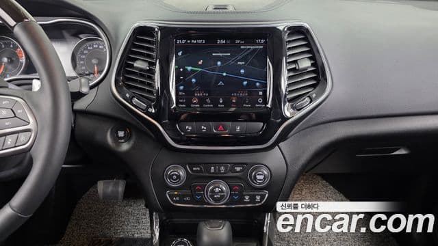 Jeep Cherokee 2020 — Photo 29/36