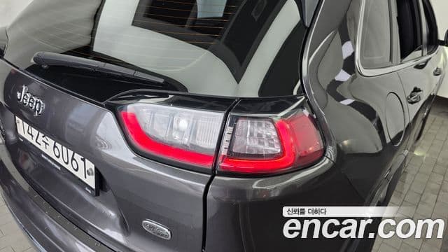Jeep Cherokee 2020 — Photo 15/36