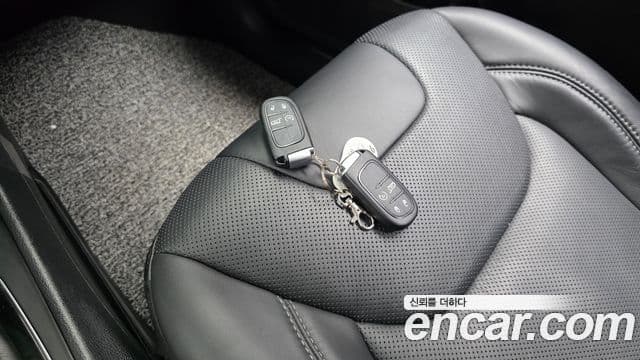Jeep Cherokee 2020 — Photo 30/36