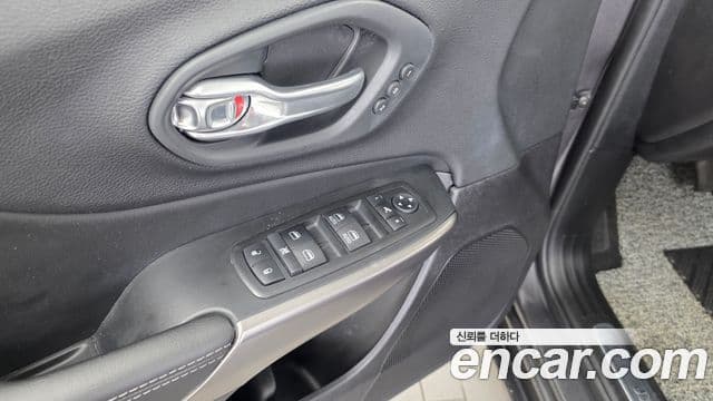 Jeep Cherokee 2020 — Photo 22/36