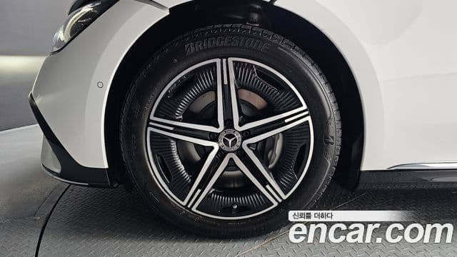 Mercedes-Benz EQE 2026 — ფოტო 12/32