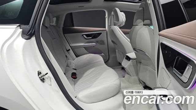 Mercedes-Benz EQE 2026 — ფოტო 26/32