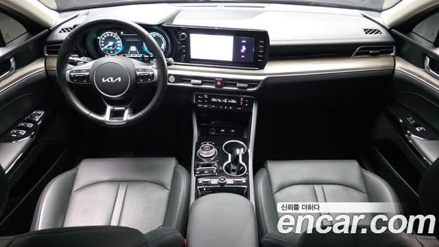 Kia K5 2023 — ფოტო 7/20
