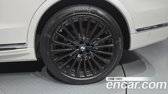 BMW X7 2020 — Photo 25/36