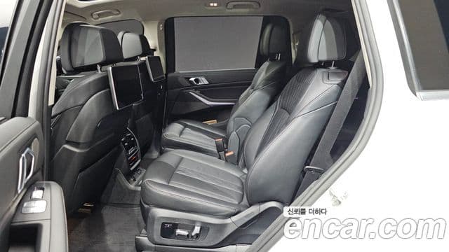BMW X7 2020 — Photo 22/36