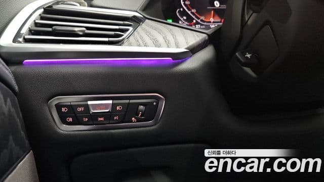 BMW X7 2020 — Photo 8/36
