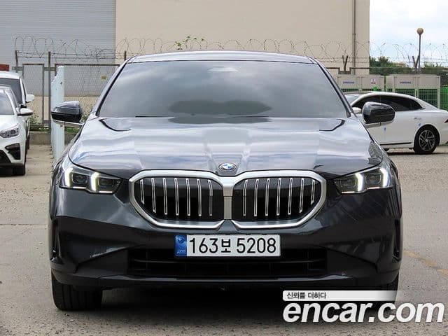 BMW 5 Series 2024 — ფოტო 9/20