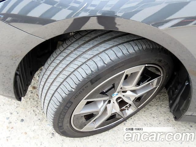 BMW 5 Series 2024 — ფოტო 19/20