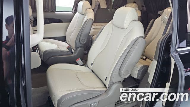 Kia Carnival 2025 — ფოტო 11/20