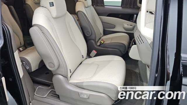 Kia Carnival 2025 — ფოტო 18/20