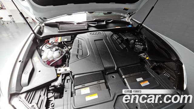 Audi Q8 2023 — ფოტო 16/20