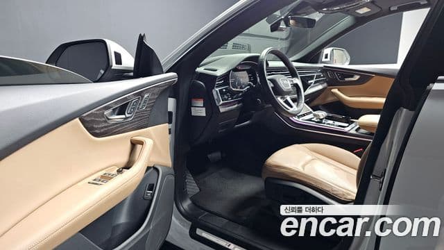 Audi Q8 2023 — ფოტო 4/20