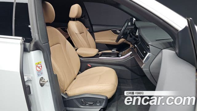 Audi Q8 2023 — ფოტო 19/20